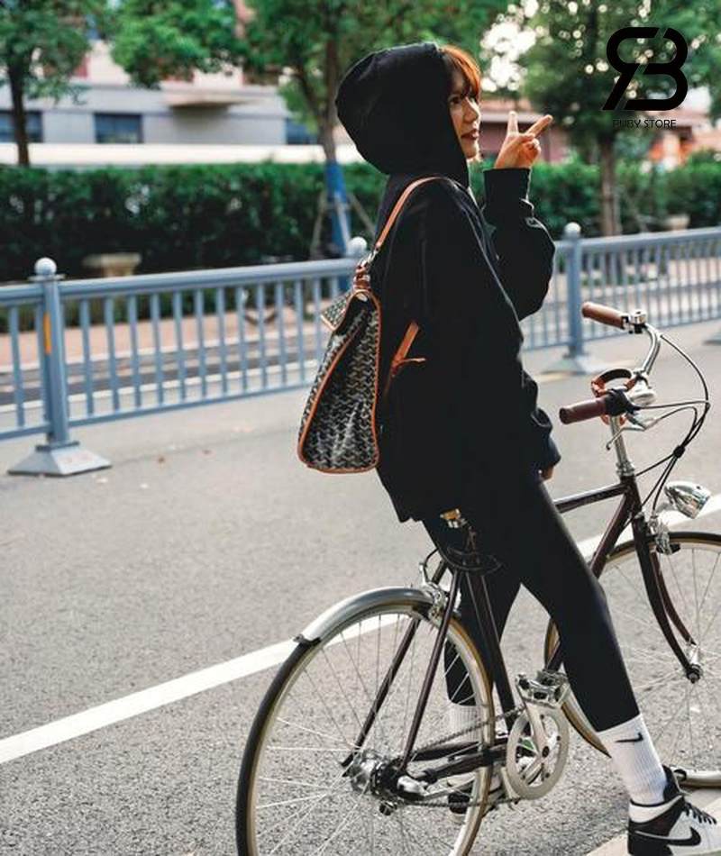 Phối cùng sneaker, loafer hay boots sẽ hợp hơn
