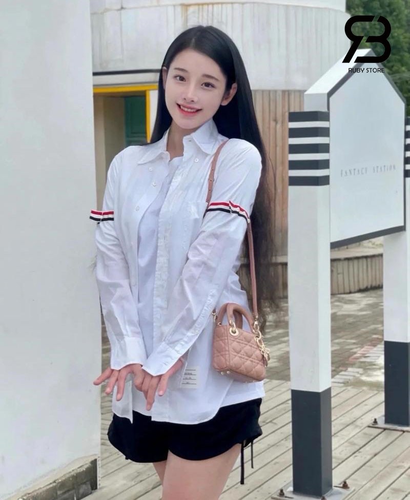 Áo thom browne màu trắng phối với quần ngắn màu đen