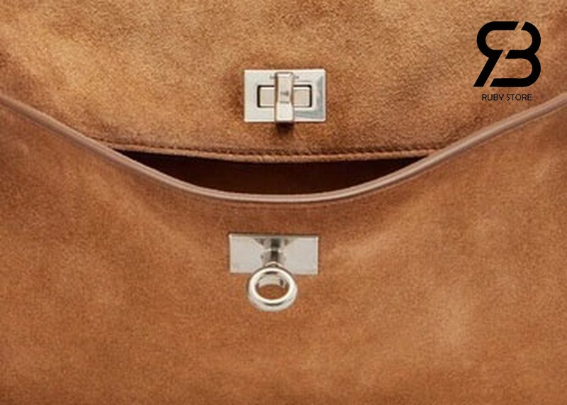 Da Suede trên túi balenciaga