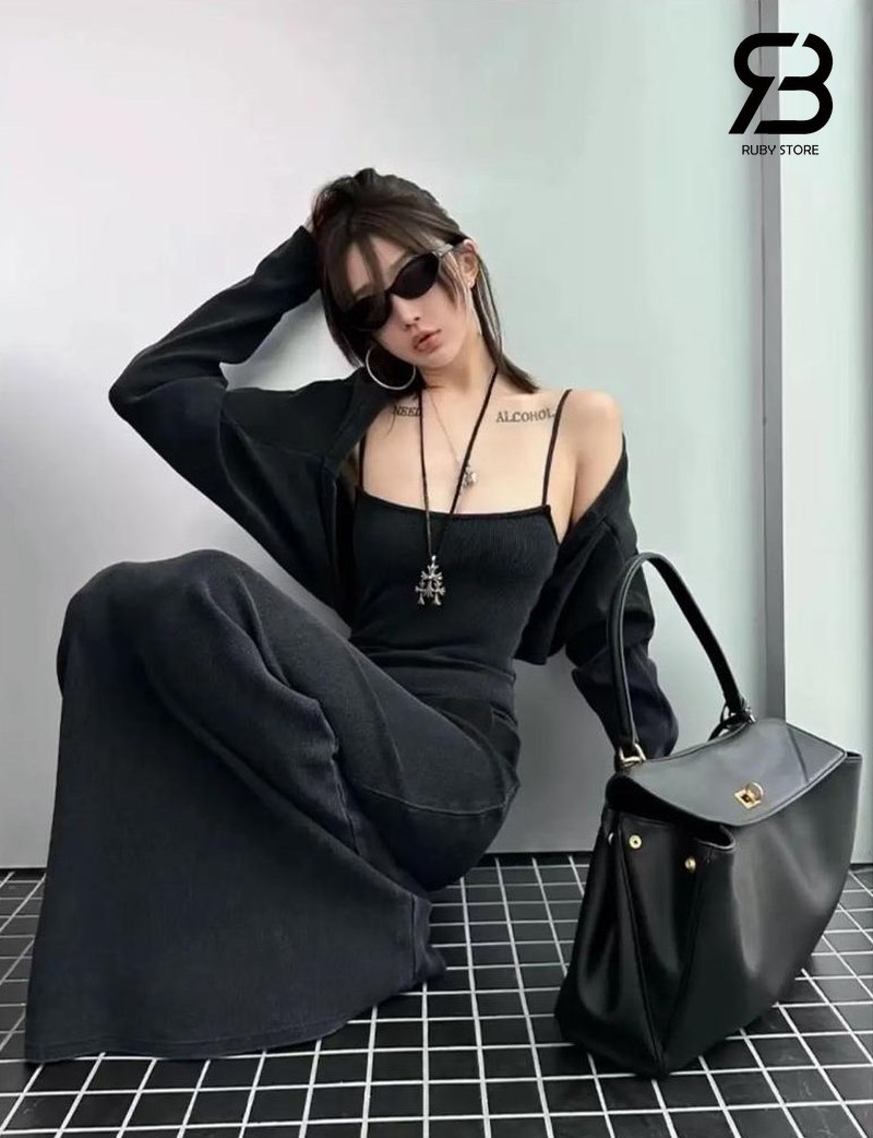 Túi Balenciaga Rodeo màu đen phối nữ mặc váy dài màu đen