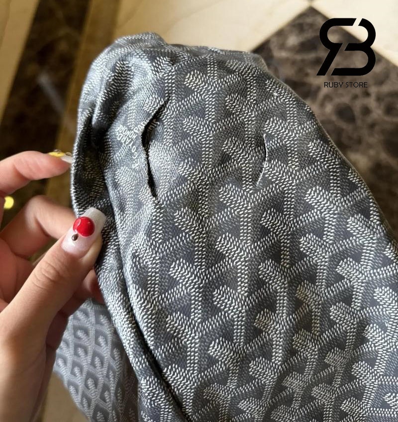Túi Goyard bị rách