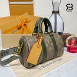 Túi LV Keepall Bandoulière 25 Monogram Surplus Khaki M26930 với logo tinh tế