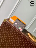 Ví LV Passport Cover Vivienne Winter Holiday M12219 sang trọng và tinh tế