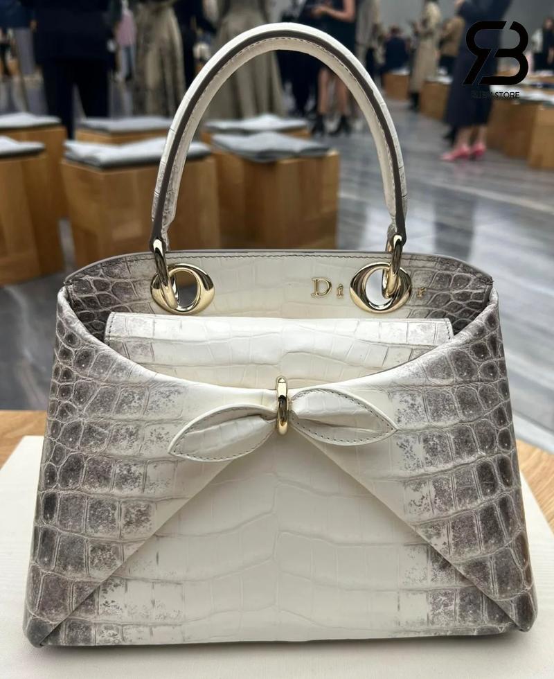 Túi Dior Cigale da cá sấu bạch tạng
