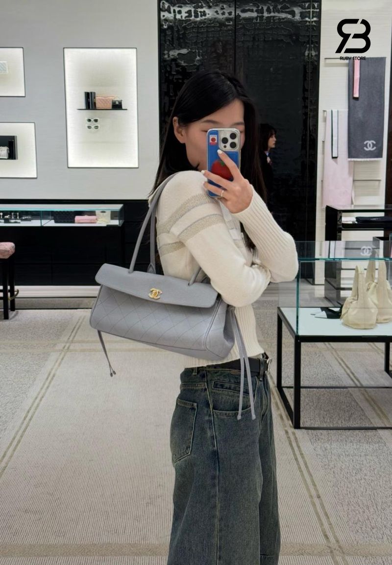 Túi Chanel Baguette SS26 Small Shopping Bag Blue Best Pháp chi tiết
