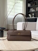 Túi Chanel Baguette SS26 Small Shopping Bag Grey Best Pháp góc nghiêng chi tiết