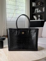 Túi Chanel Large Cerf Shopping Tote Bag Black Crocodile Embossed cao cấp