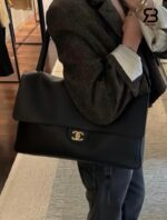 Túi Chanel Maxi Flap Bag Black Màu Đen 38CM Best Pháp - Chi tiết 4