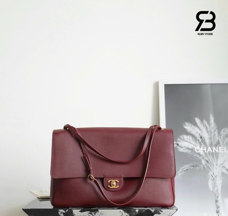 Túi Chanel Maxi Flap Bag Red Màu Đỏ 38CM Best Pháp góc nghiêng chi tiết
