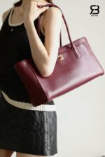 Túi Chanel SS26 Small Tote Bag Burgundy Calfskin Best Pháp sang trọng