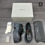 Giày Balenciaga Strike Platform Derby màu đen với charm đa sắc, chất lượng tốt nhất