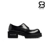 Giày Balenciaga Venom Derby da bê đen, thiết kế thấp sang trọng.