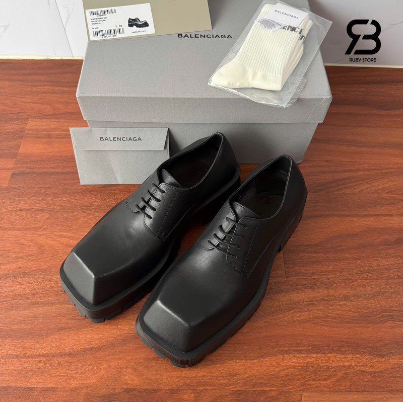 Giày Balenciaga WMNS Trooper Derby Black Best Quality với chi tiết logo khóa tinh tế