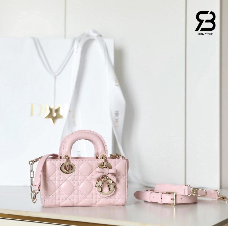 Túi Dior Lady D-Joy Mini Bag with Bow Soupir Pink Lambskin chi tiết góc nghiêng