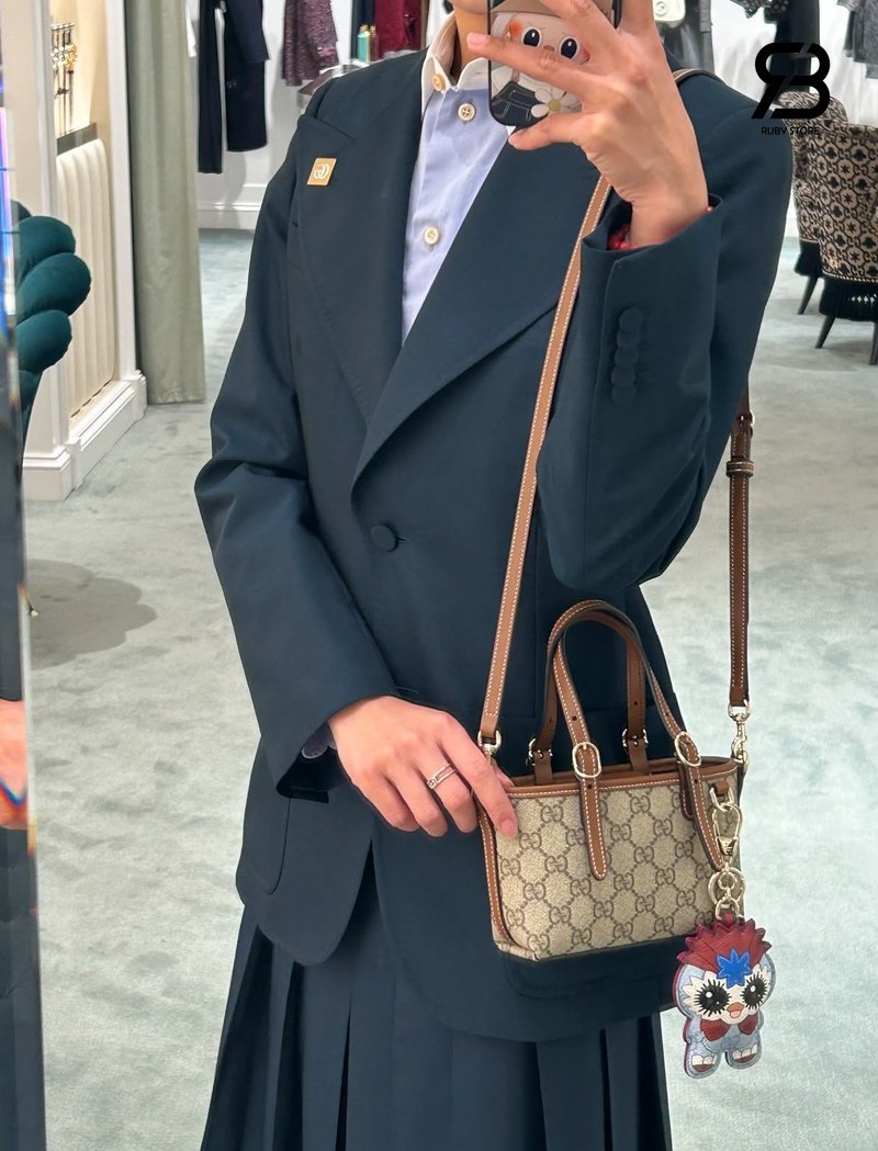 Túi Gucci GG Emblem Mini Bag Beige Brown GG Canvas chất lượng tốt