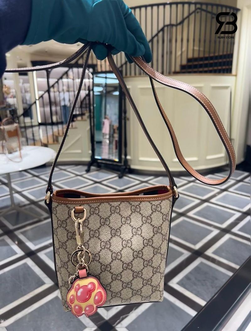 Túi Gucci GG Emblem Nano Bucket Bag Beige Brown GG Canvas chất lượng cao