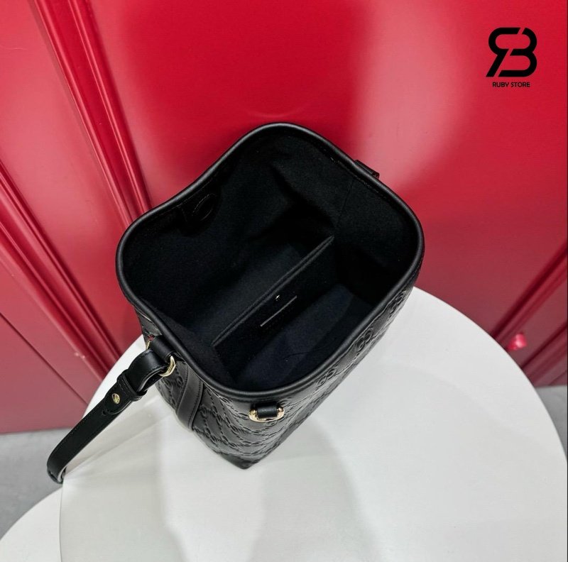 Túi Gucci GG Emblem Small Bucket Bag Black GG Leather cao cấp