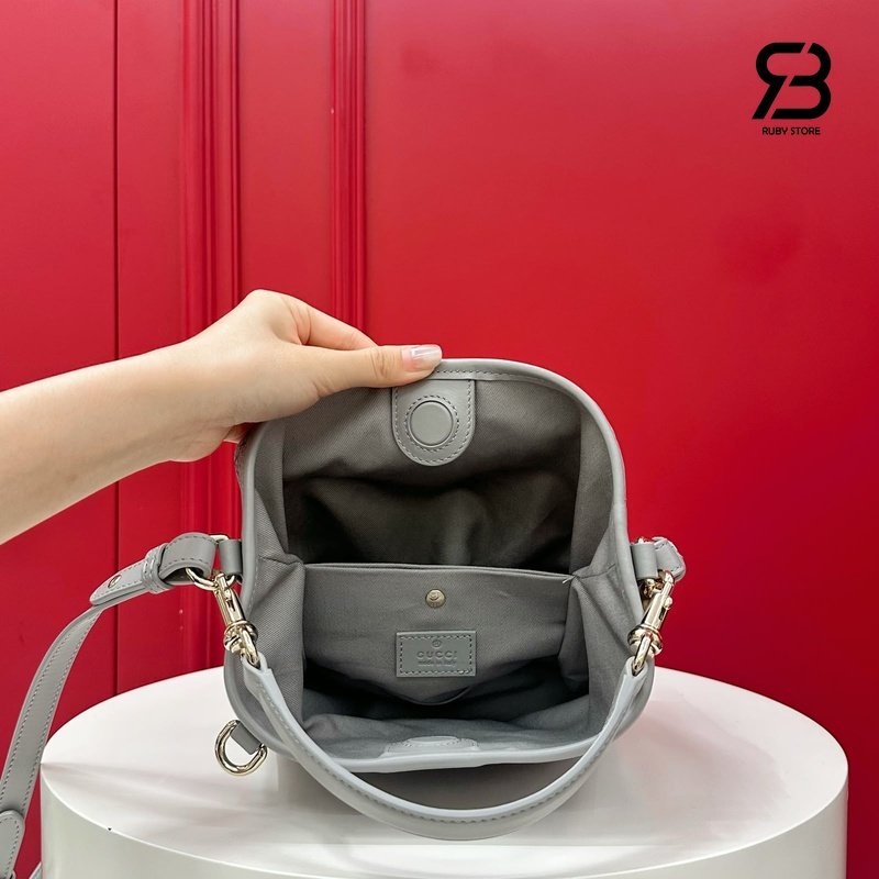 Túi Gucci GG Emblem Small Bucket Bag Grey GG Canvas chất lượng cao