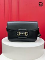 Túi Gucci Horsebit 1955 Aura Small Shoulder Bag Black góc nghiêng chi tiết