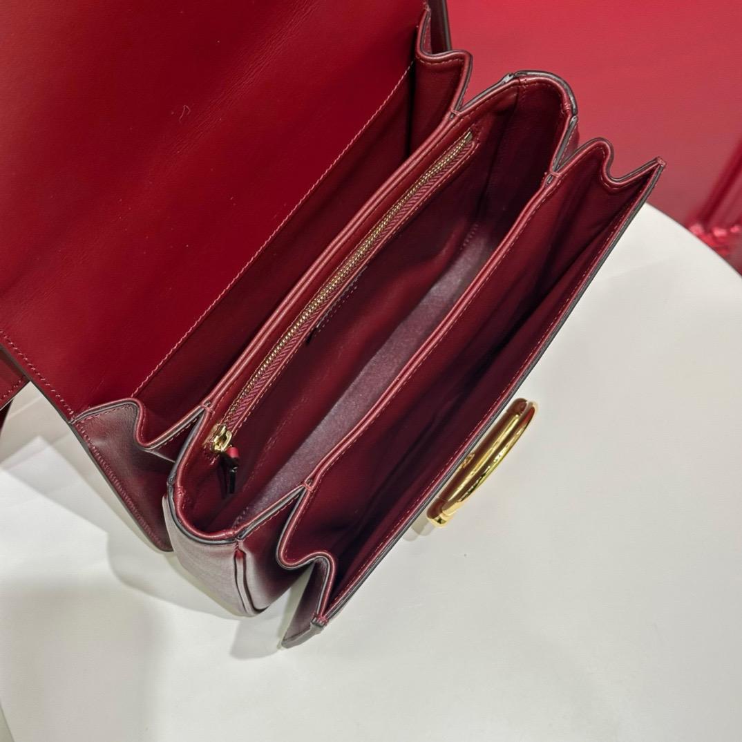 Túi Gucci Siena Small Shoulder Bag Red Calfskin 846705 Size 22CM