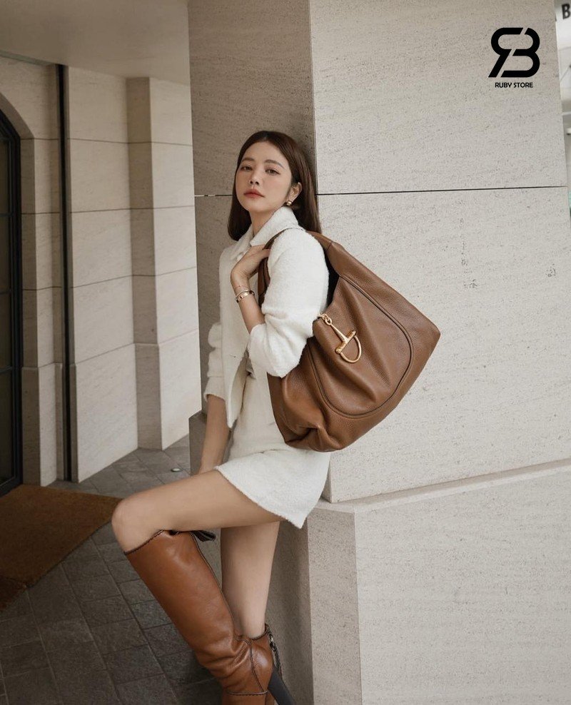 Túi Gucci Softbit Maxi Shoulder Bag Brown Grainy Leather 837466 Size 46CM, chi tiết logo khóa