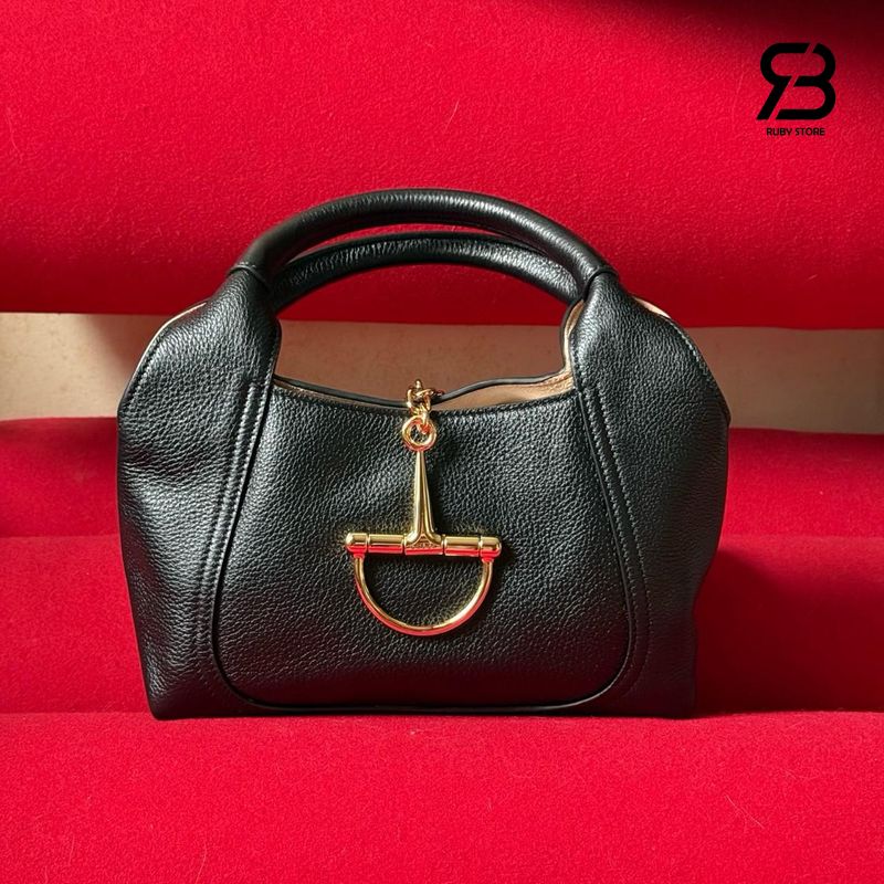 Túi Gucci Softbit Medium Shoulder Bag Black Grainy Leather 837467 góc nghiêng chi tiết