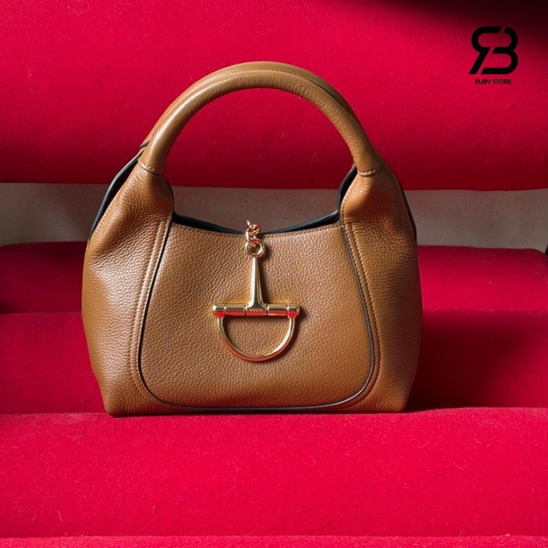 Túi Gucci Softbit Medium Shoulder Bag Brown Grainy Leather 837467 góc nghiêng chi tiết