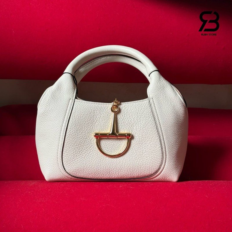 Túi Gucci Softbit Medium Shoulder Bag Ivory Grainy Leather 837467 Size 27CM góc nghiêng chi tiết