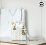 Túi Lady Dior Mini Bag with Bow Latte Lambskin Best Pháp góc nghiêng chi tiết