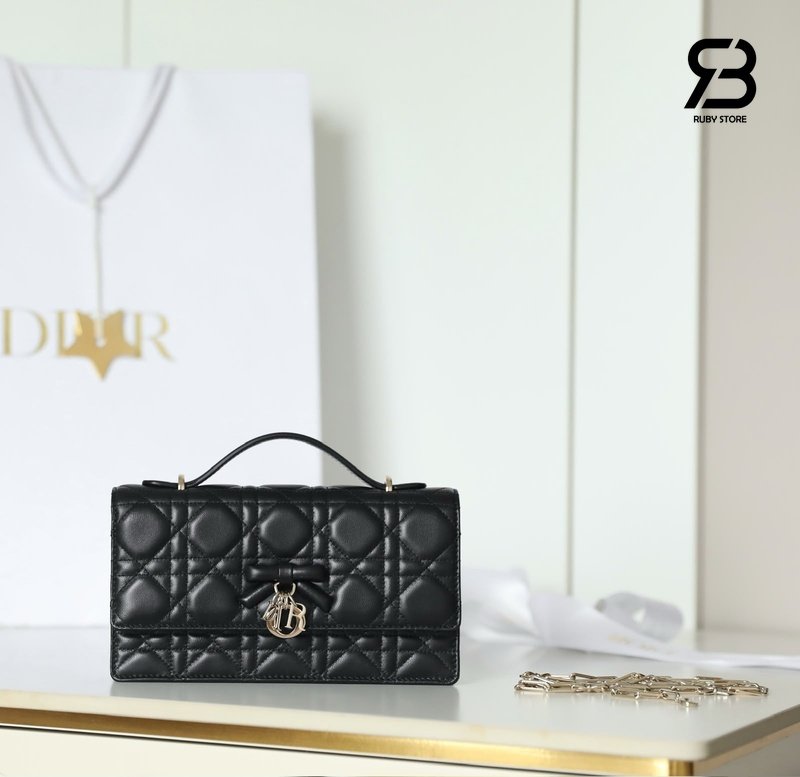 Túi My Dior Mini Bag with Bow Black Lambskin chi tiết góc nghiêng