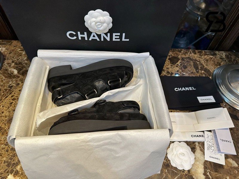 Dép Chanel 23P Dad Sandal Black Suede 5CM cao cấp sang trọng