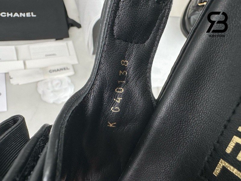 Dép Chanel 24C Dad Sandal với ngọc trai và nơ CC màu đen