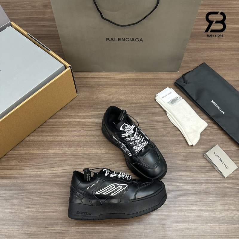 Giày Balenciaga Hamptons Platform 3B Black Màu Đen góc nghiêng chi tiết