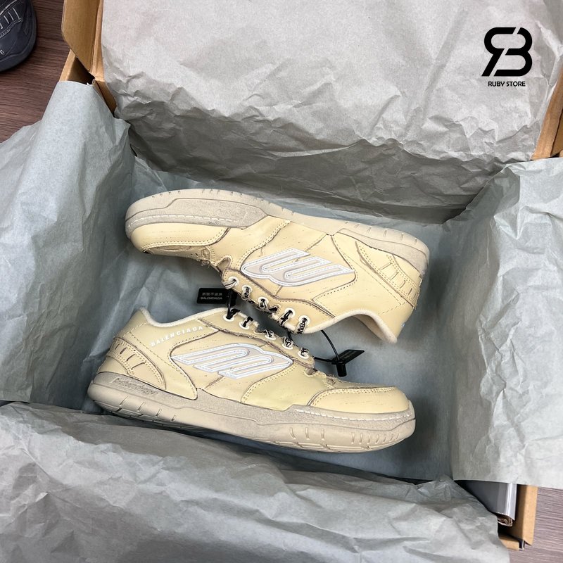 Giày Balenciaga Hamptons Worn-out Sneaker in Beige Best Quality góc nghiêng chi tiết