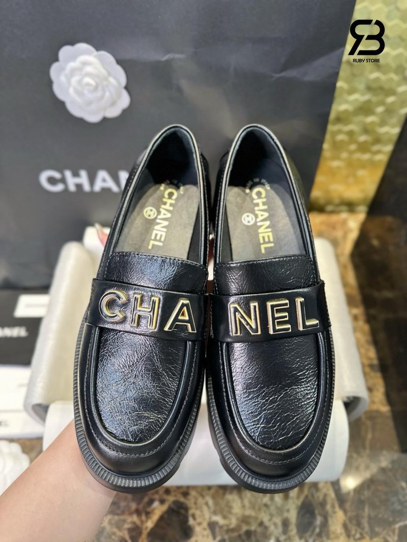 Giày Chanel 24B Logo Loafer Platform Black Calfskin, sản phẩm hàng hiệu cao cấp.
