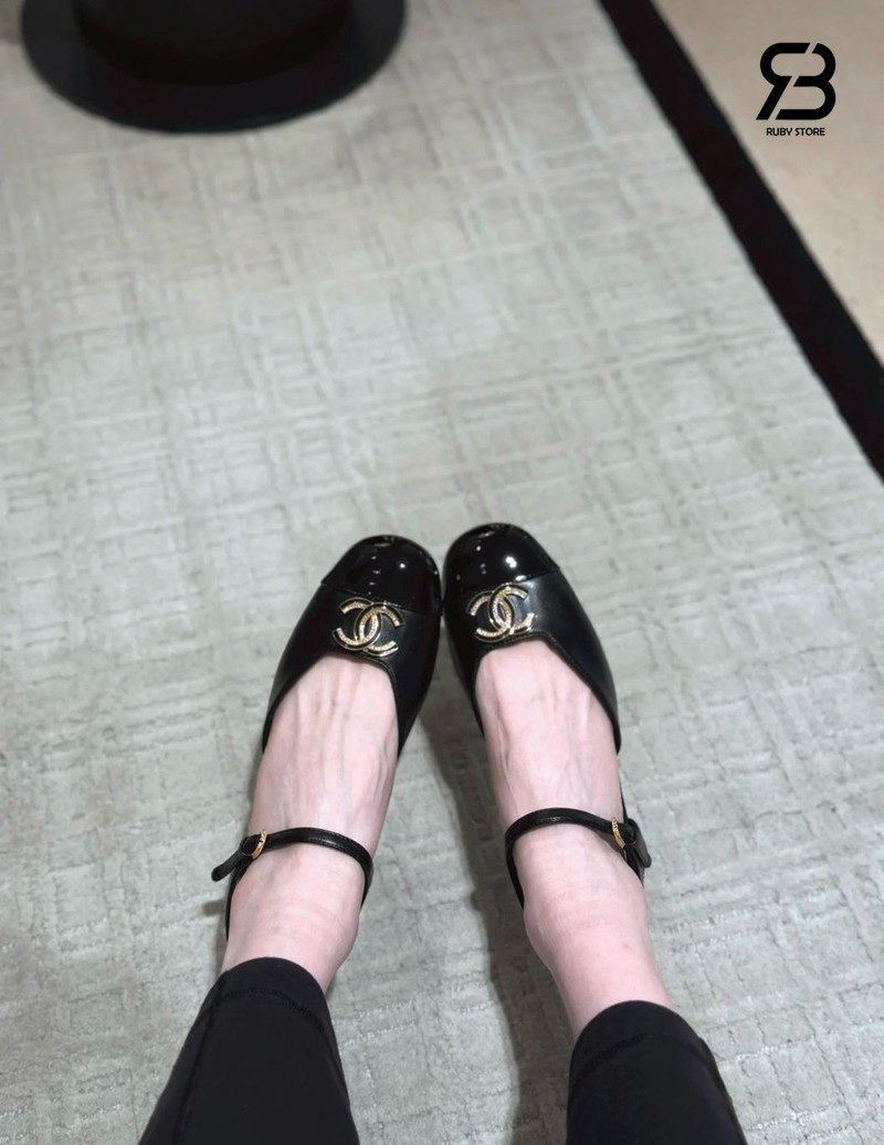 Giày Chanel 25P CC Cap Toe Mary Jane Flats Slingback Black Lambskin sang trọng
