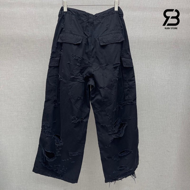 Quần Balenciaga Distressed Large Cargo Pants chất lượng tốt, góc nghiêng chi tiết