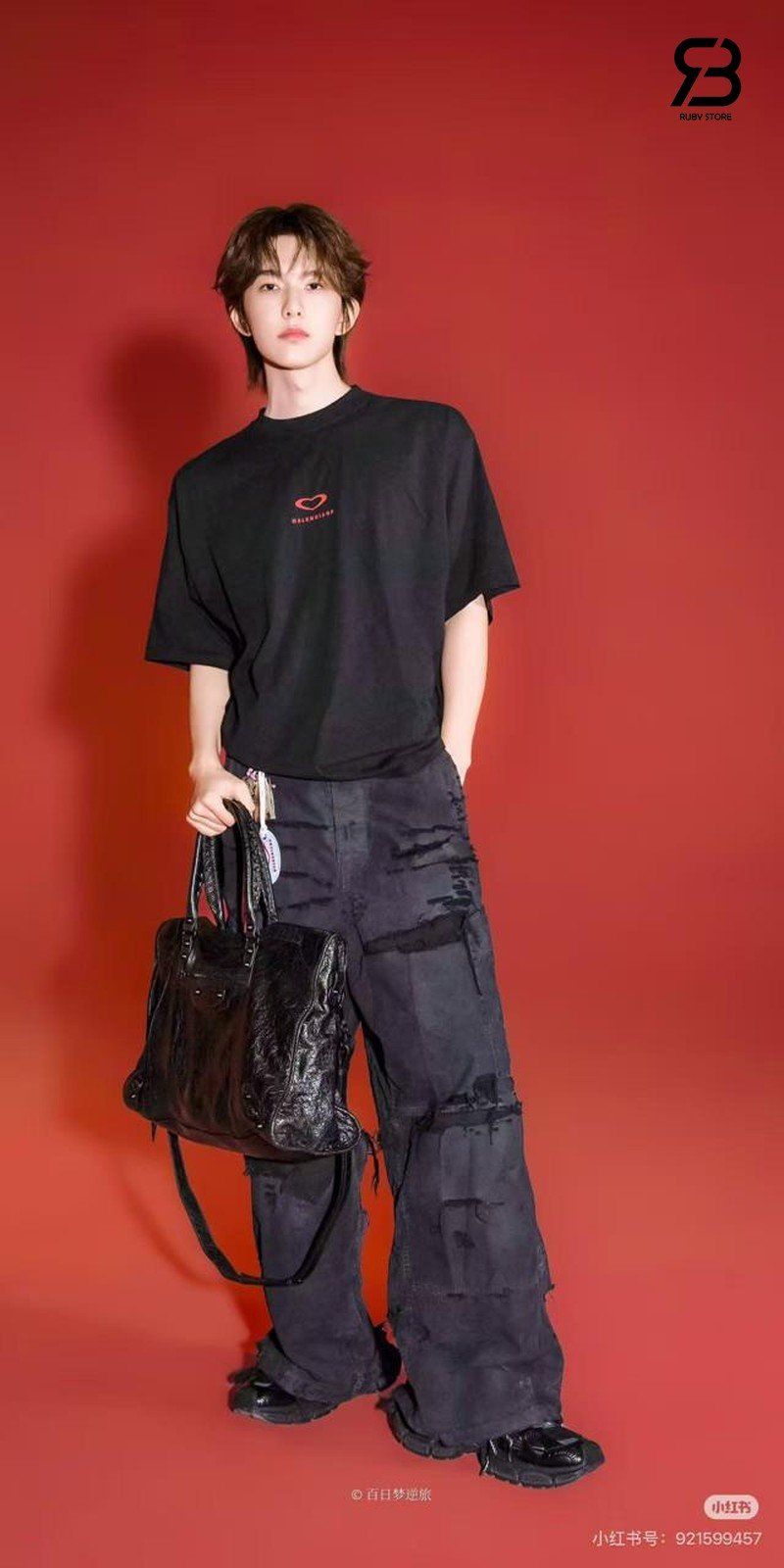 Quần Balenciaga Distressed Large Cargo Pants Best Quality với chi tiết logo khóa tinh tế