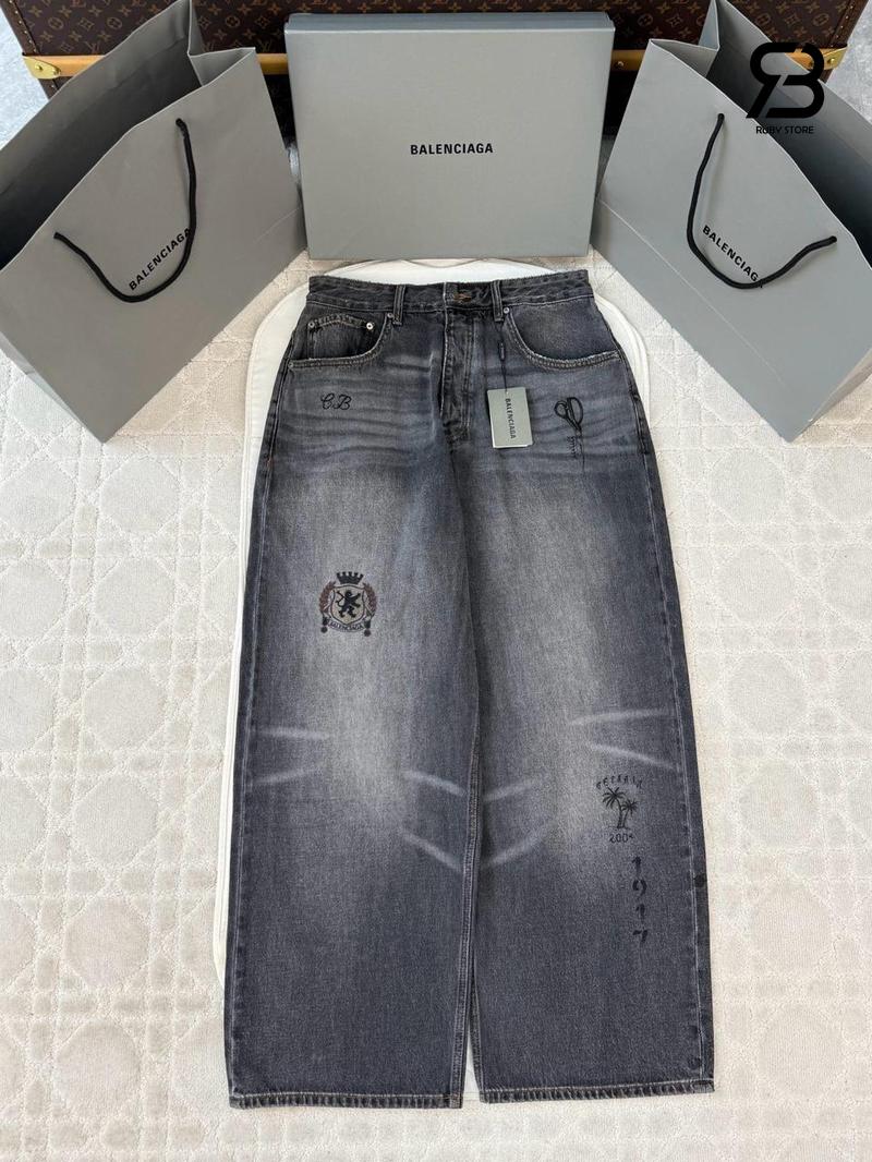 Quần Balenciaga Tattoo Baggy Pants màu xám đậm, chất lượng tốt nhất