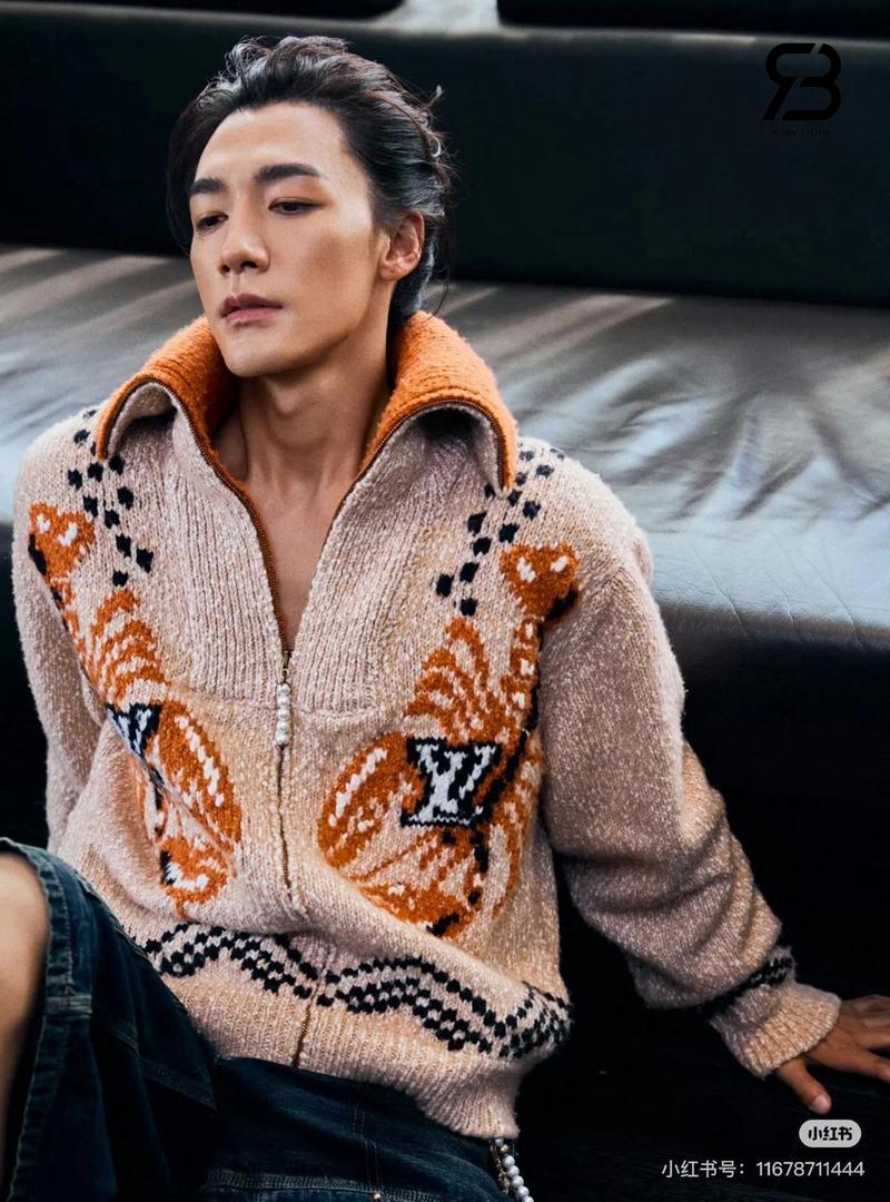 Áo Khoác LV Pharrell Nigo Zippered Knitted Blouson Two Lobsters Dệt Kim cao cấp