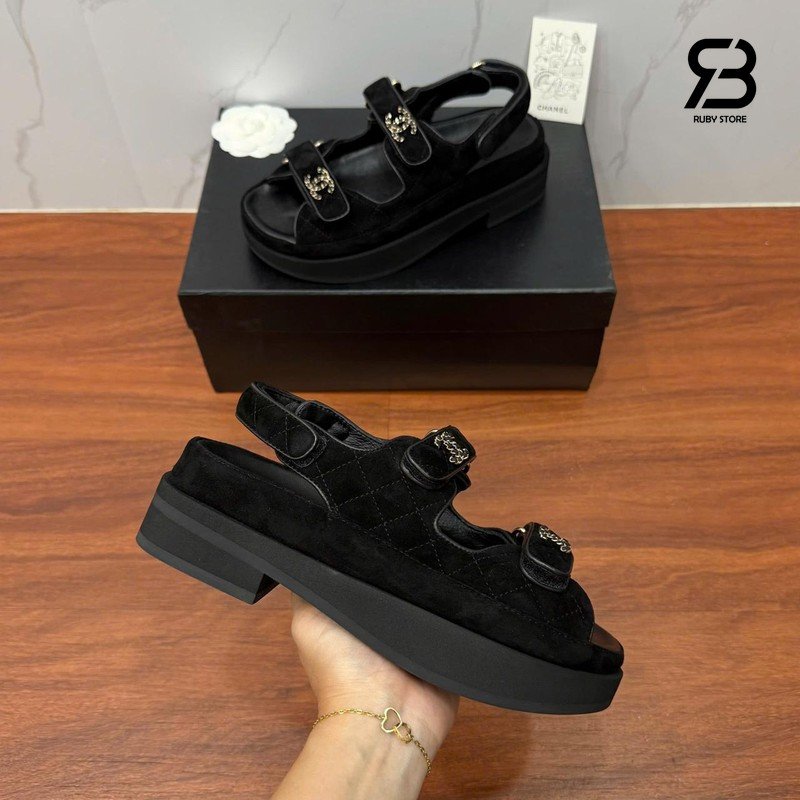 Dép Chanel 23P Dad Sandal Black Suede 5CM Best Pháp, thiết kế sang trọng