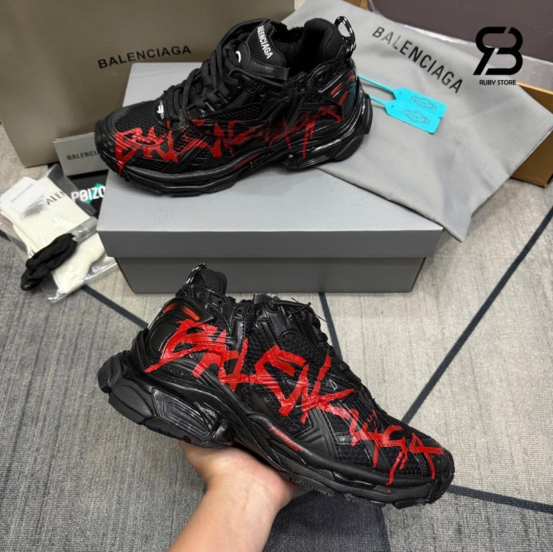 Giày Balenciaga Runner Graffiti Black Red Đen Đỏ Best Quality góc nghiêng chi tiết
