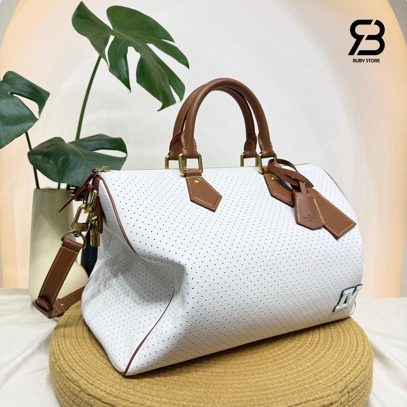 Túi LV Speedy P9 Bandoulière 40 M29330 White Calfskin với chi tiết logo sang trọng