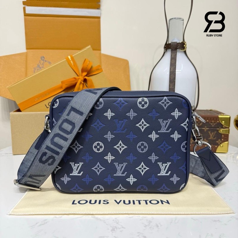 Túi LV Trio Messenger Bag M28618 Monogram Shadow Navy Blue chính hãng từ Pháp